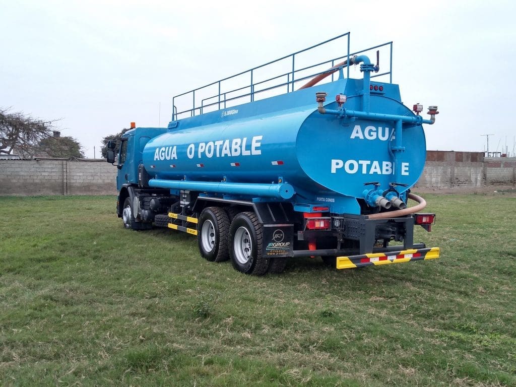 Transporte de agua en Surco